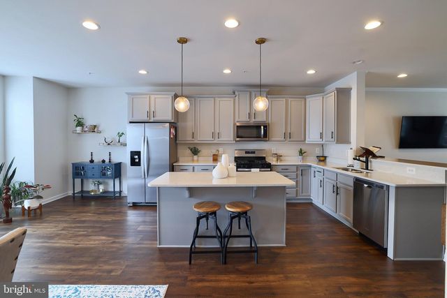 7517 VAN ALLEN LN, Lanham, MD 20706