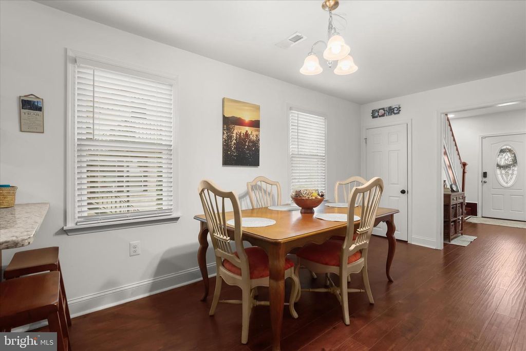 Image 15 of property listing at 2824 INGLEWOOD AVE, Baltimore, MD 21234