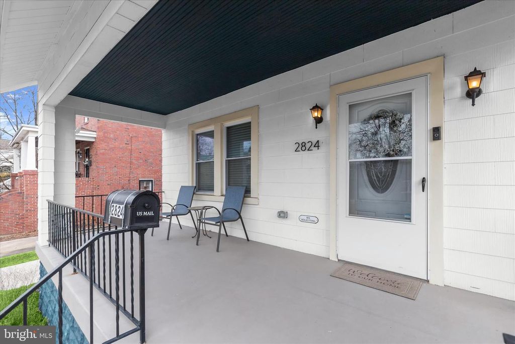 Image 2 of property listing at 2824 INGLEWOOD AVE, Baltimore, MD 21234