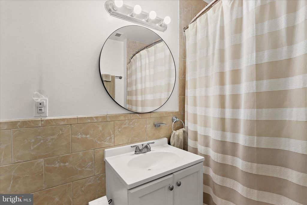 Image 28 of property listing at 2824 INGLEWOOD AVE, Baltimore, MD 21234