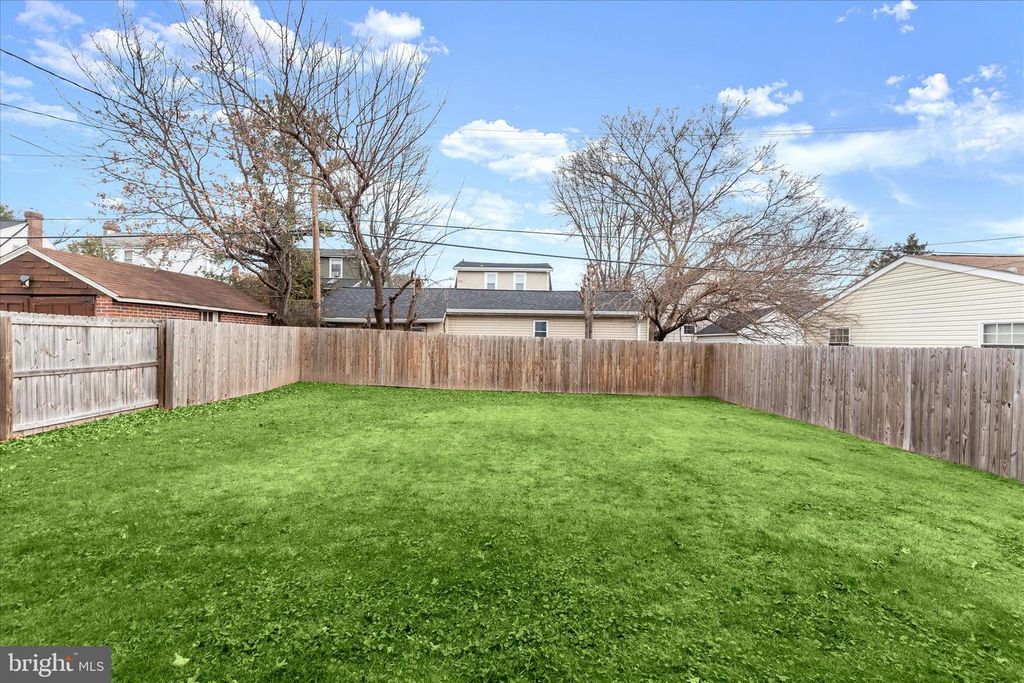 Image 38 of property listing at 2824 INGLEWOOD AVE, Baltimore, MD 21234