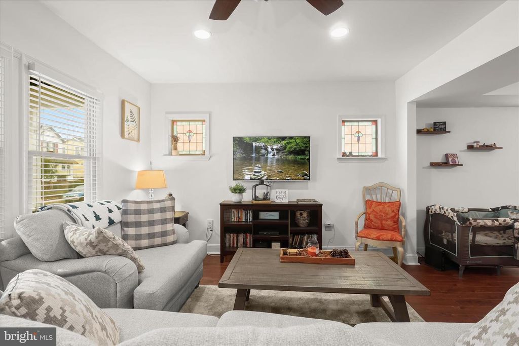 Image 4 of property listing at 2824 INGLEWOOD AVE, Baltimore, MD 21234