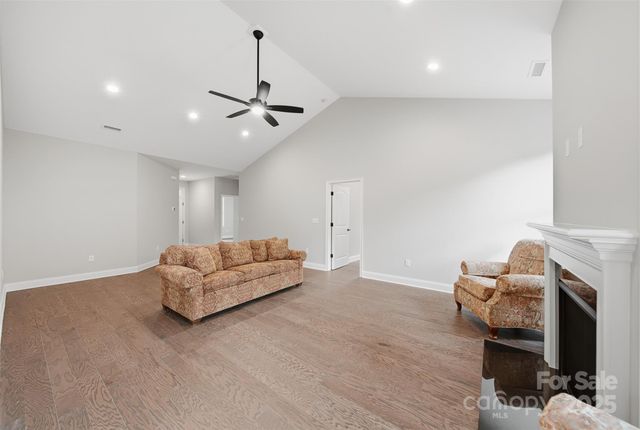 835A Wynnshire Drive, Hickory, NC 28601