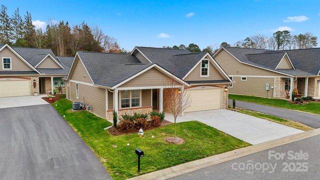 835A Wynnshire Drive, Hickory, NC 28601