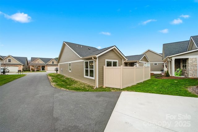 835A Wynnshire Drive, Hickory, NC 28601