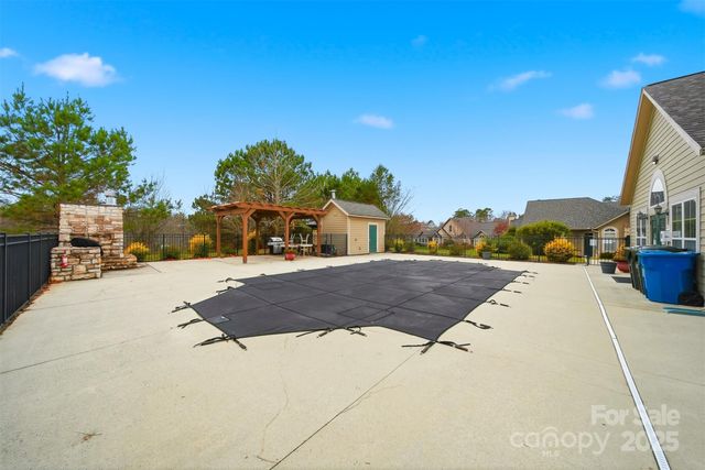 835A Wynnshire Drive, Hickory, NC 28601