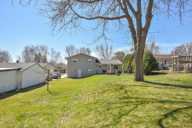 2036 Lenora DRIVE, West Bend, WI 53090