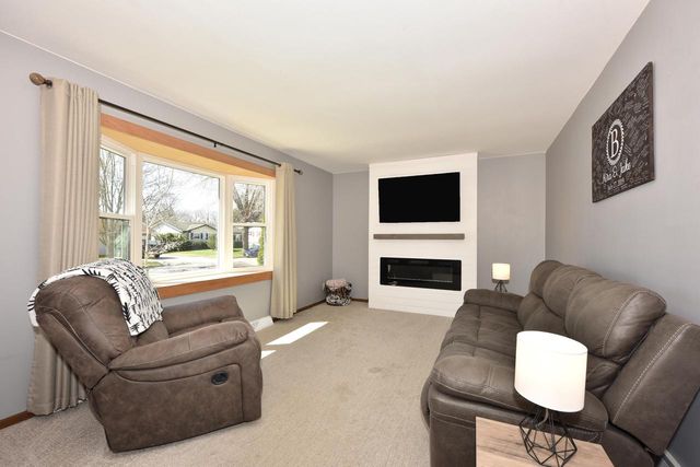 2036 Lenora DRIVE, West Bend, WI 53090