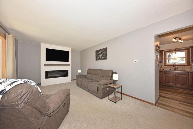 2036 Lenora DRIVE, West Bend, WI 53090