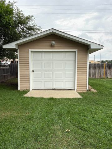 1704 5th Ave SW, Minot, ND 58701