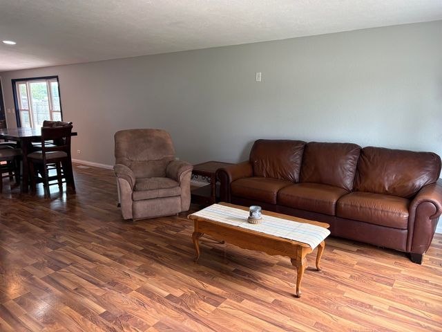 1704 5th Ave SW, Minot, ND 58701