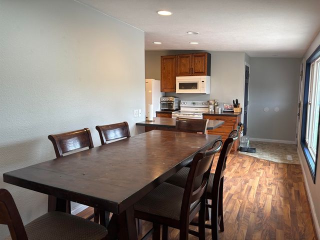 1704 5th Ave SW, Minot, ND 58701