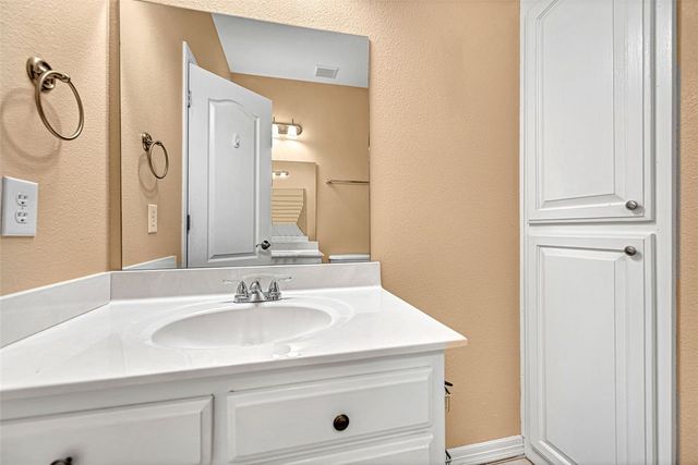 2204 SW Chinquapin Avenue, Bentonville, AR 72713