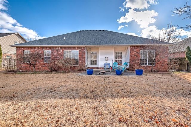 2204 SW Chinquapin Avenue, Bentonville, AR 72713