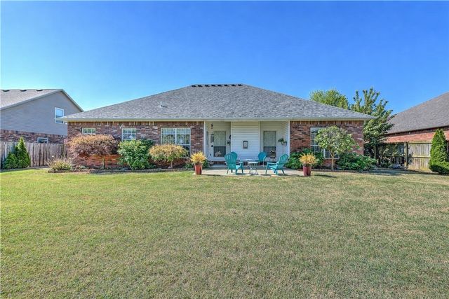 2204 SW Chinquapin Avenue, Bentonville, AR 72713