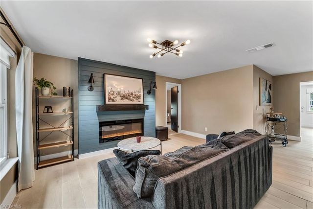 1840 23rd ST SW, Naples, FL 34117