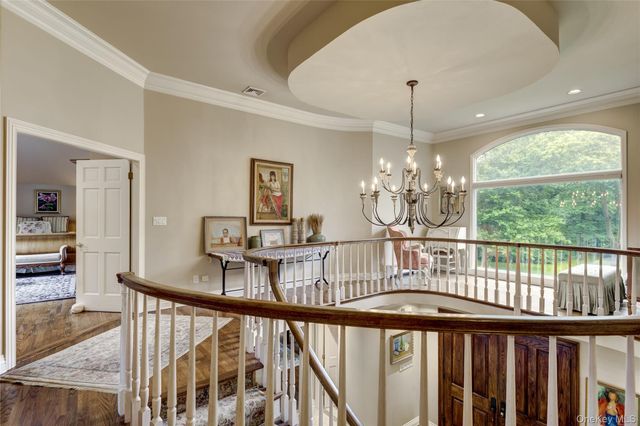 527 Split Rock Road, Syosset, NY 11791