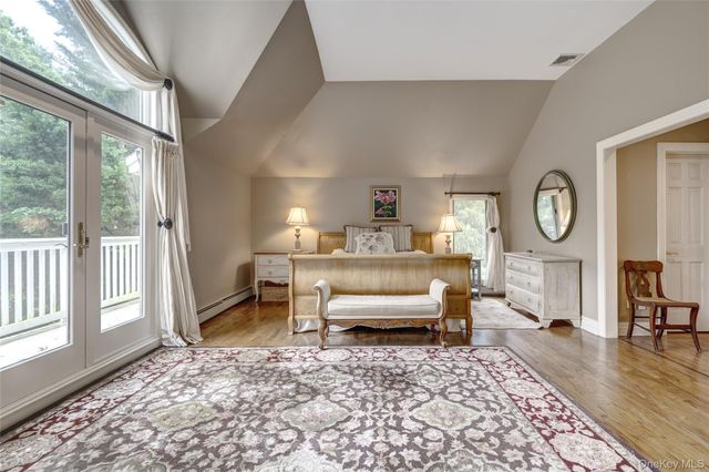 527 Split Rock Road, Syosset, NY 11791