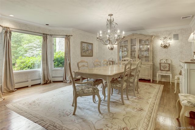 527 Split Rock Road, Syosset, NY 11791