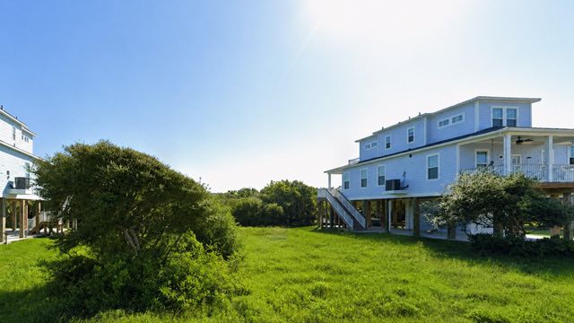 3829 El Lago, Galveston, TX 77554