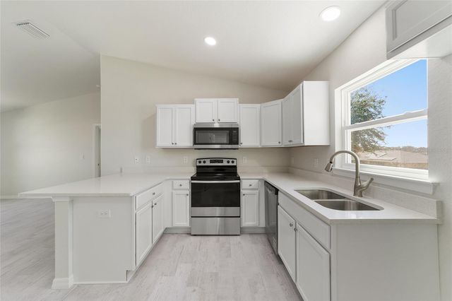 12418 SE 102ND TERRACE, Belleview, FL 34420