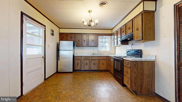 9521 BADGER AVE, Clinton, MD 20735