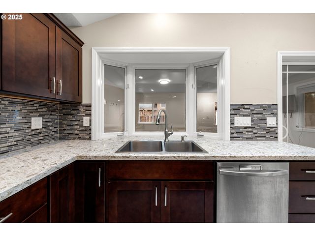 17705 Ne MULTNOMAH Dr, Portland, OR 97230