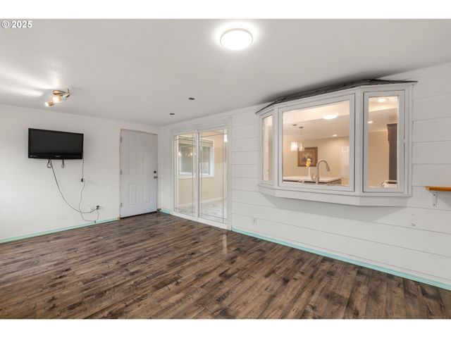 17705 Ne MULTNOMAH Dr, Portland, OR 97230