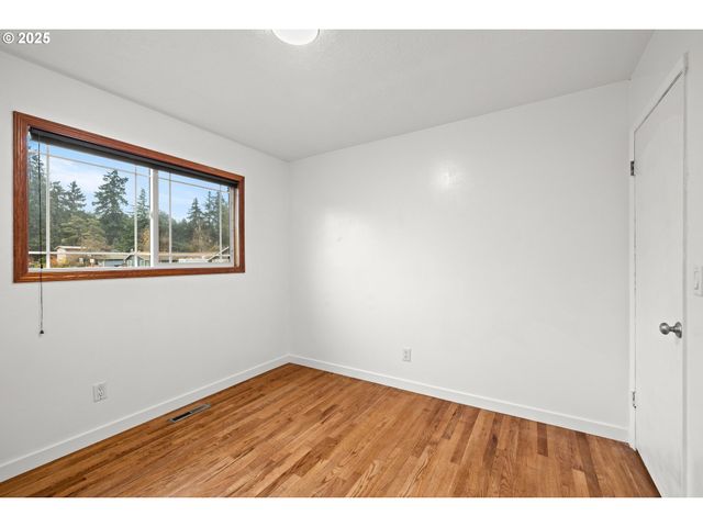 17705 Ne MULTNOMAH Dr, Portland, OR 97230