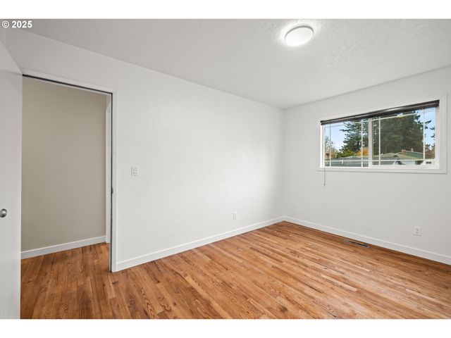 17705 Ne MULTNOMAH Dr, Portland, OR 97230