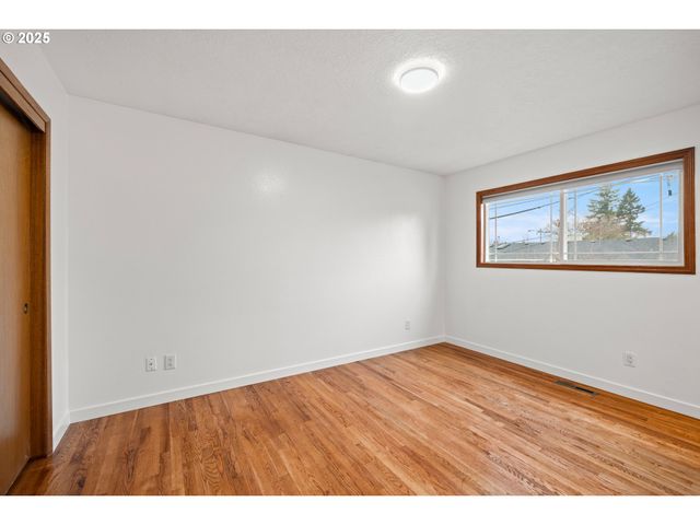 17705 Ne MULTNOMAH Dr, Portland, OR 97230