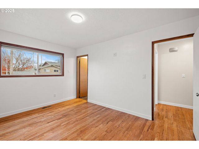 17705 Ne MULTNOMAH Dr, Portland, OR 97230