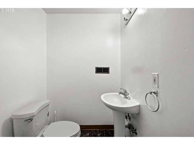 17705 Ne MULTNOMAH Dr, Portland, OR 97230