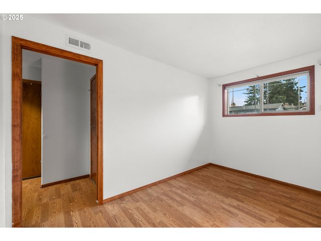 17705 Ne MULTNOMAH Dr, Portland, OR 97230