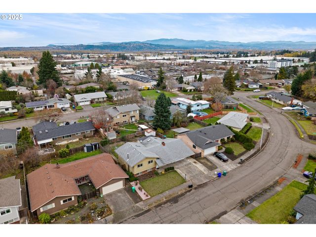 17705 Ne MULTNOMAH Dr, Portland, OR 97230