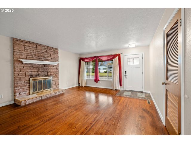 17705 Ne MULTNOMAH Dr, Portland, OR 97230