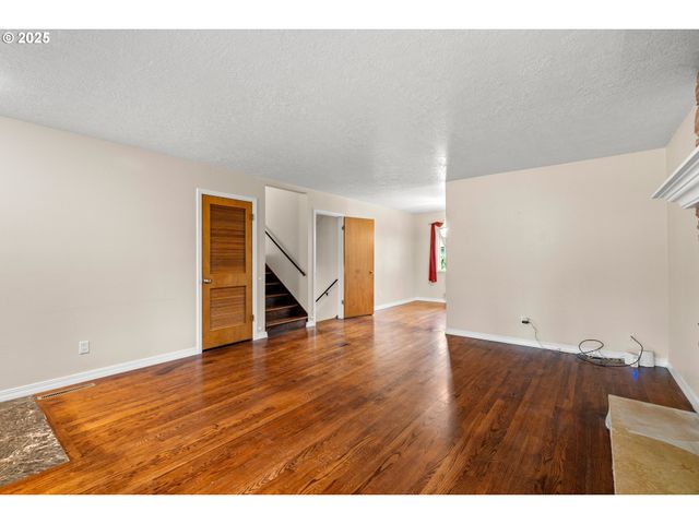 17705 Ne MULTNOMAH Dr, Portland, OR 97230