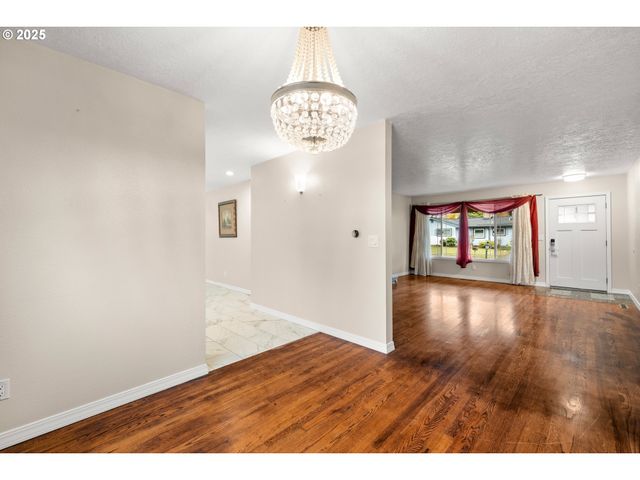 17705 Ne MULTNOMAH Dr, Portland, OR 97230