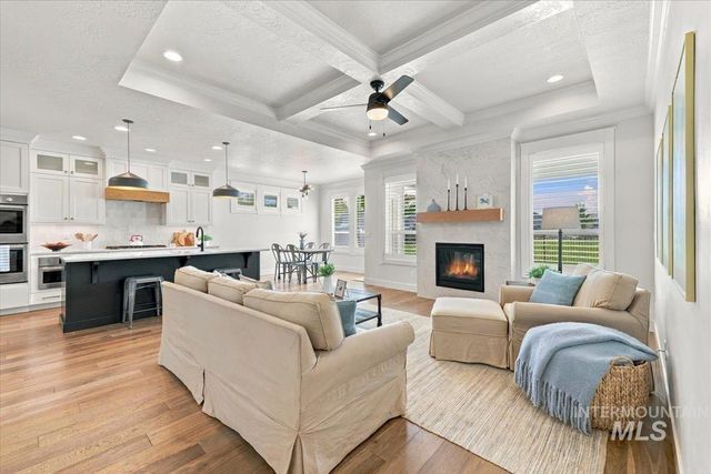 1607 Glencoe St, Middleton, ID 83644