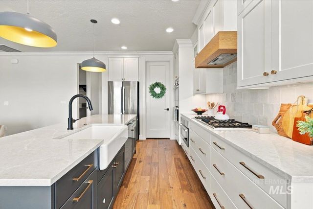 1607 Glencoe St, Middleton, ID 83644