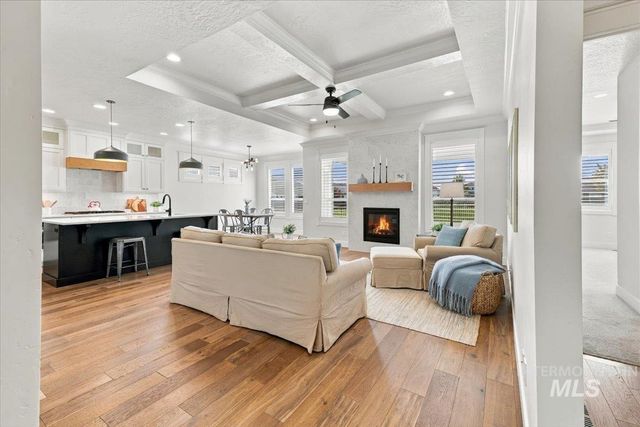 1607 Glencoe St, Middleton, ID 83644