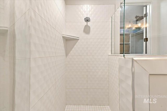 1607 Glencoe St, Middleton, ID 83644