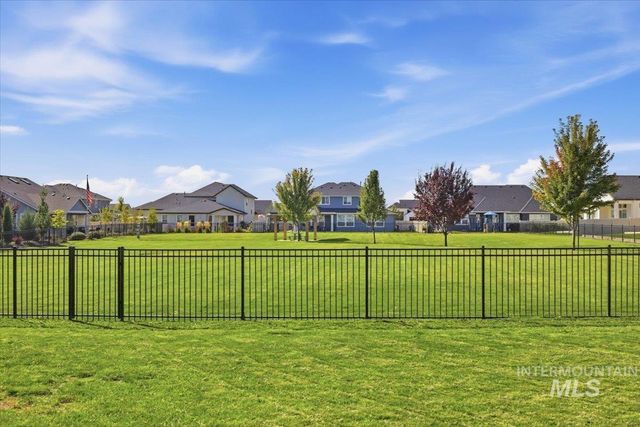 1607 Glencoe St, Middleton, ID 83644