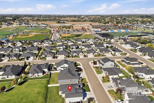 1607 Glencoe St, Middleton, ID 83644