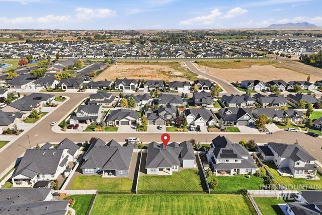 1607 Glencoe St, Middleton, ID 83644