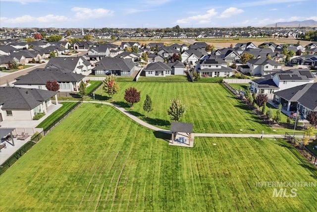 1607 Glencoe St, Middleton, ID 83644