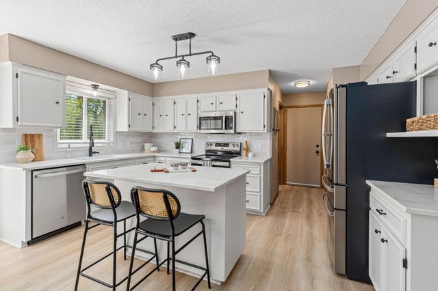 5833 W 131st Street Circle, Savage, MN 55378