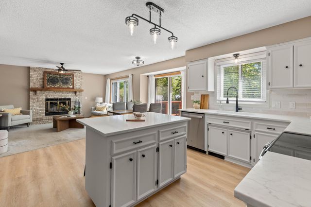 5833 W 131st Street Circle, Savage, MN 55378