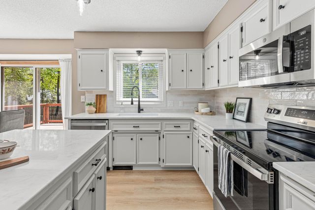 5833 W 131st Street Circle, Savage, MN 55378