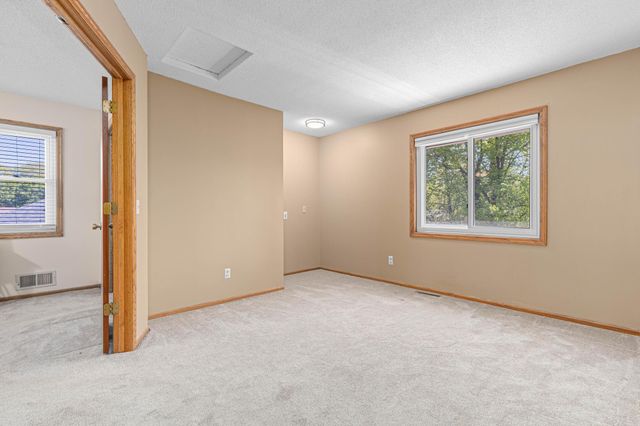 5833 W 131st Street Circle, Savage, MN 55378